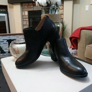 ALIZER NATURE BOTTIES SIZE (7.5)